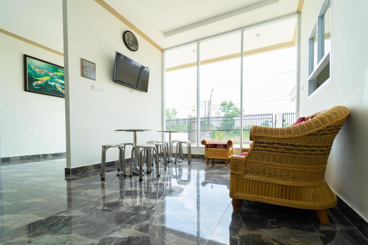 Reddoorz Near Griya Agung Palembang Hotel Talang Kelapa Buitenkant foto