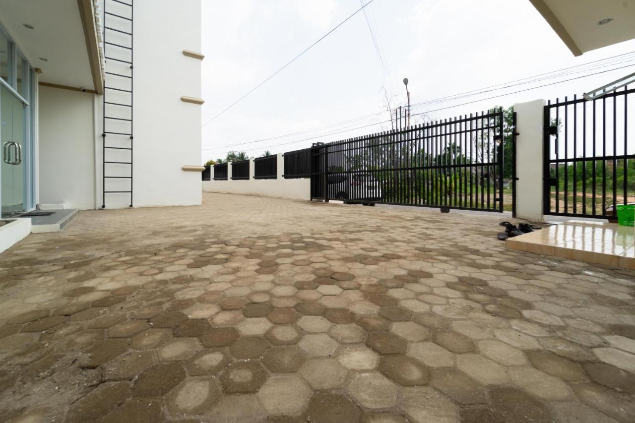Reddoorz Near Griya Agung Palembang Hotel Talang Kelapa Buitenkant foto